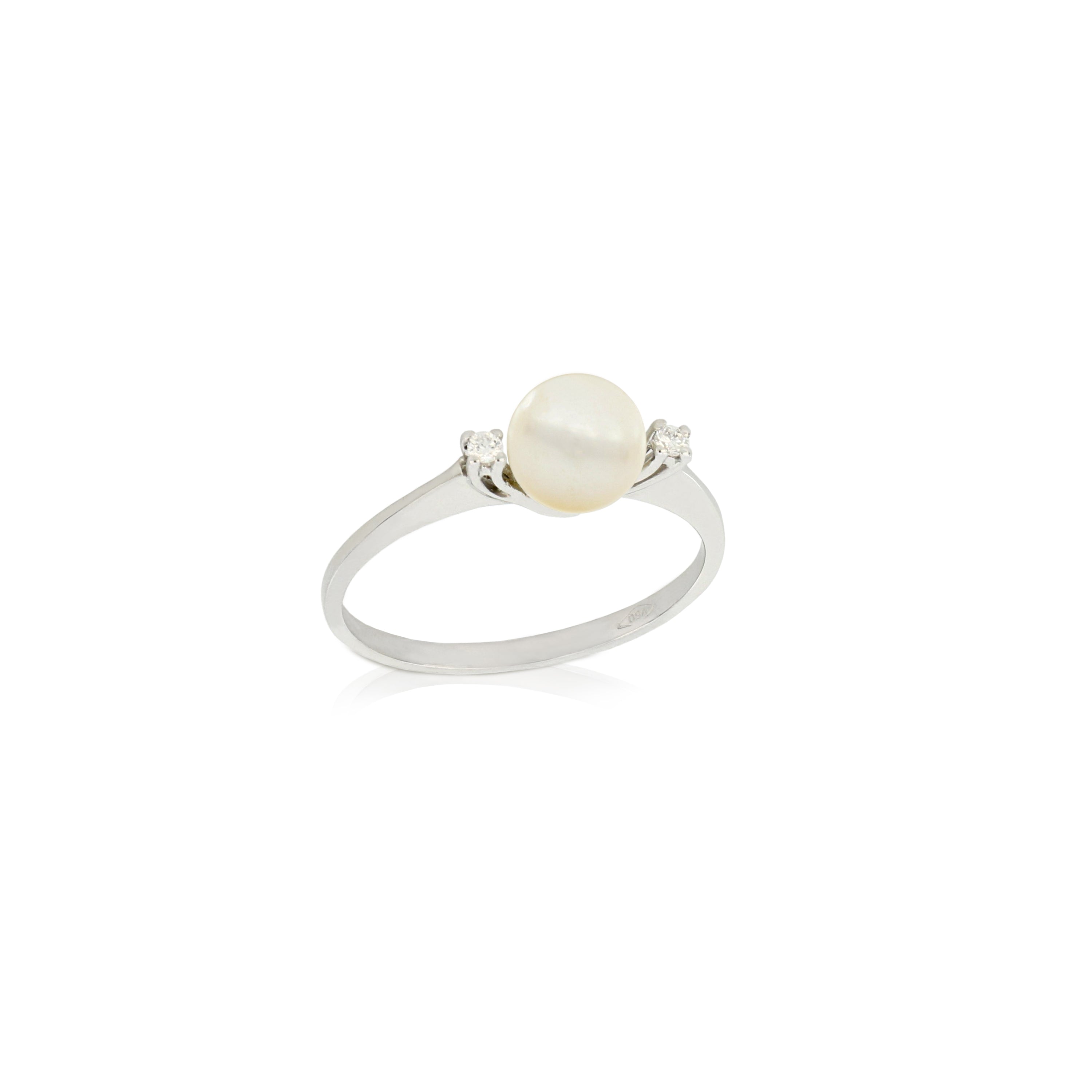 Pearl ring with brilliants - GDAN00027