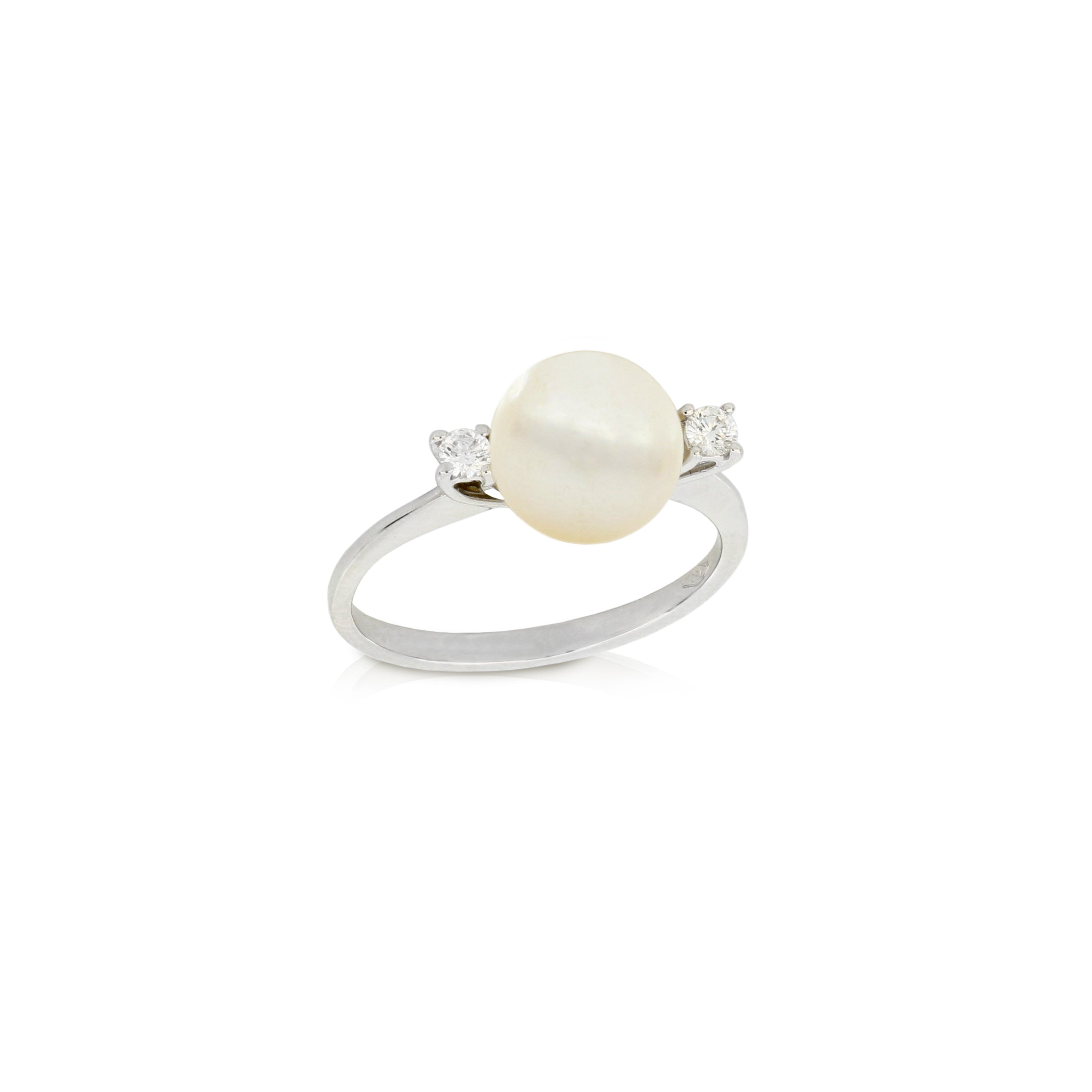 Pearl ring with brilliants - GDAN00028